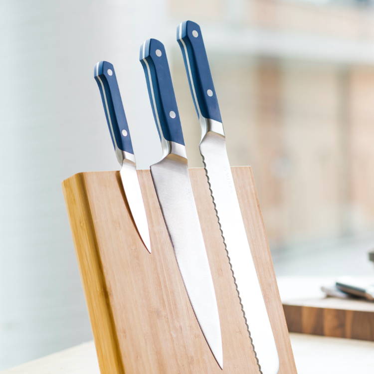 We carefully curated the Misen Essentials Knife Set to ensure that you have every knife you need, at an affordable price.