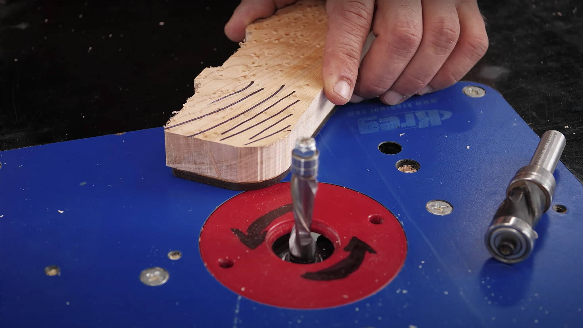 grain direction on router table
