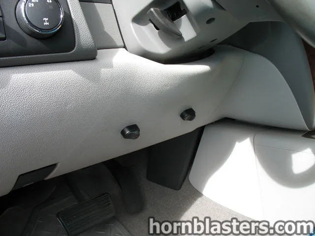 Close-up Shocker XL train horn bells mounting bracket and plumbing on Mark's 2007 Chevrolet Z-71 gallery photo 4