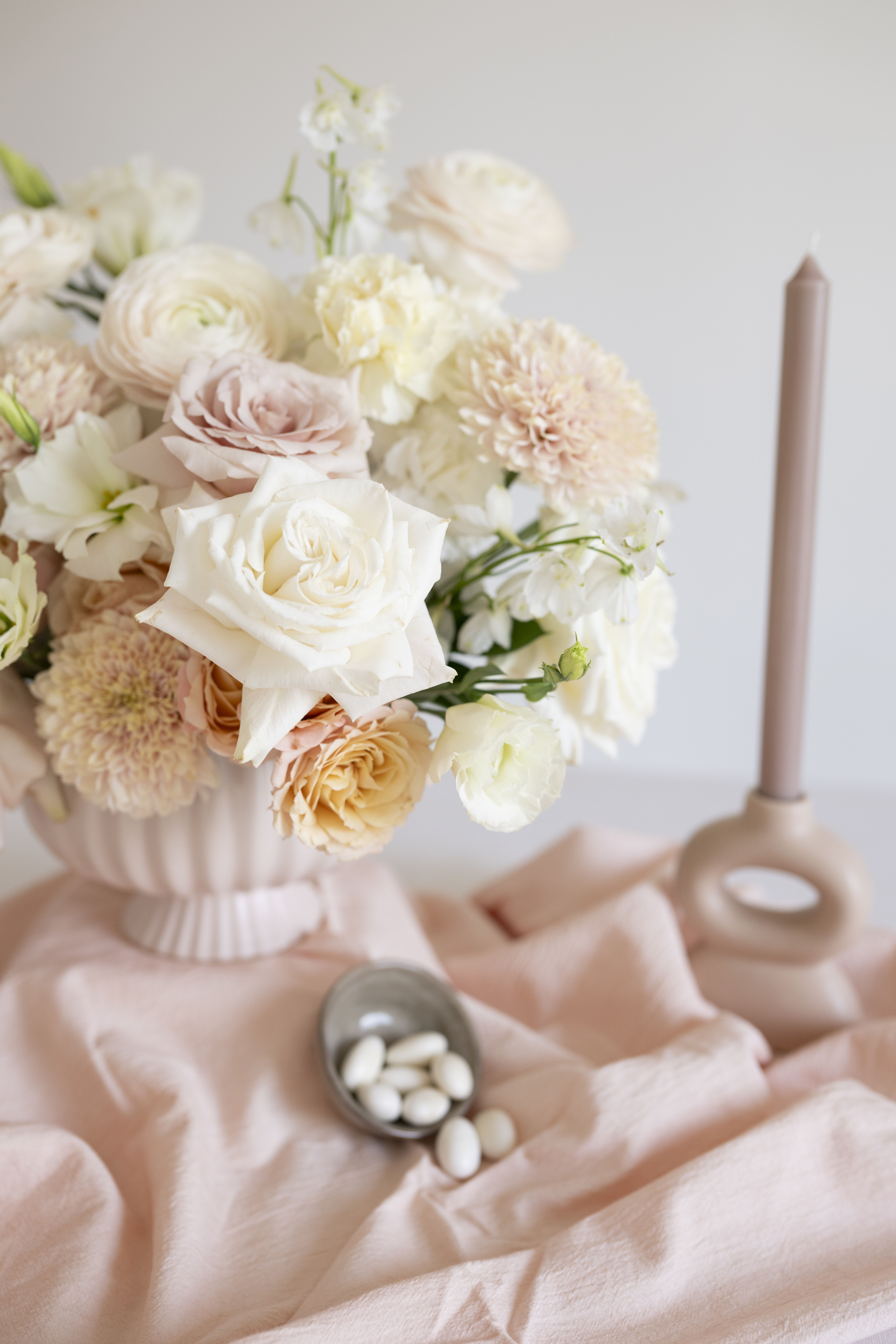 Champagne Neutrals centerpiece