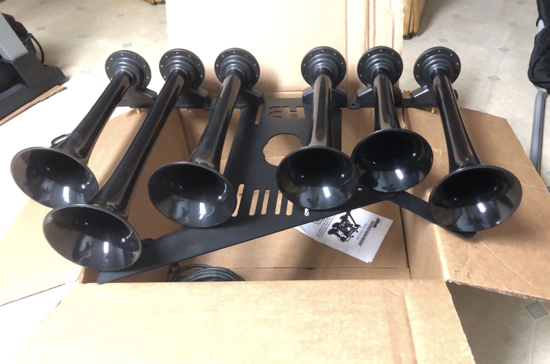 Chris' 2021 GMC Denali Gets Shocker XL S6 Horns + 228H Air System