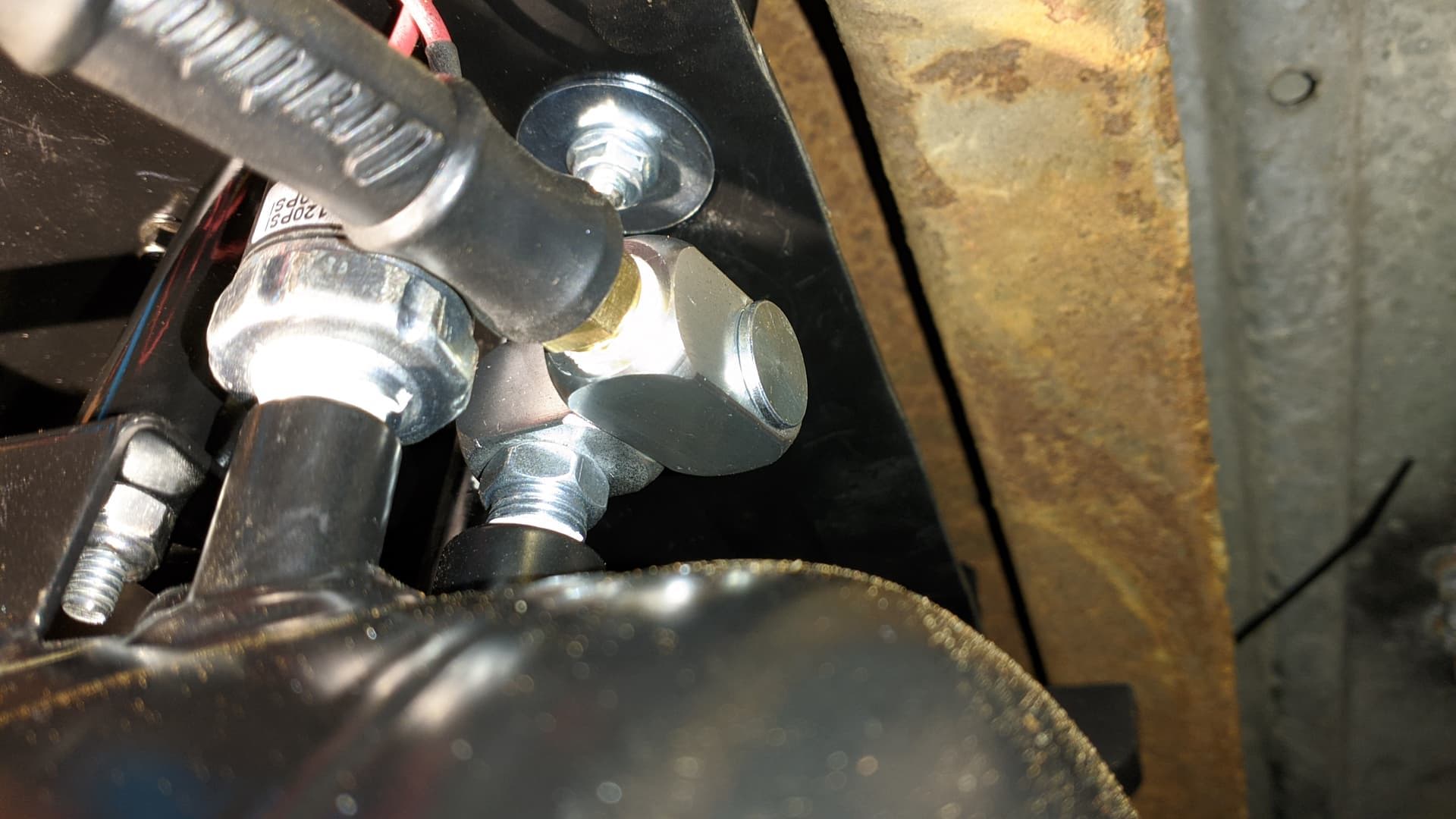 Pat's 2003 GMC Savana AWD Train Horn Install