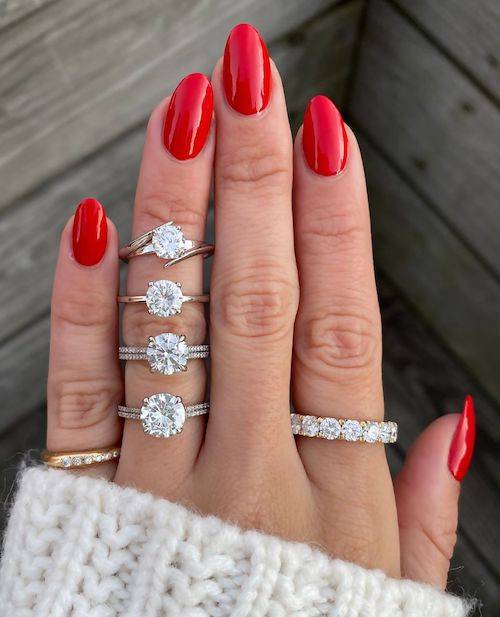 different round diamond engagement rings