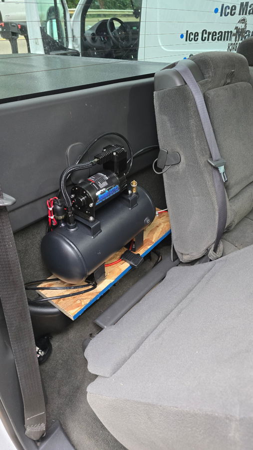Onboard air compressor tank or plumbing for Flatlaw 127H kit on Joshua's 2005 Chevrolet Silverado 1500, gallery photo 4