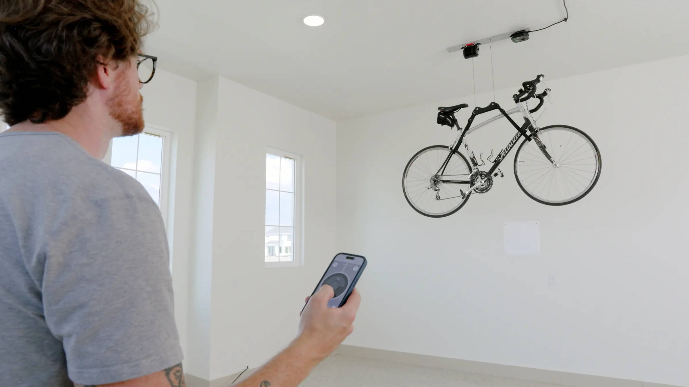 SmarterHome Single-Bike Lifter Bluetooth App control