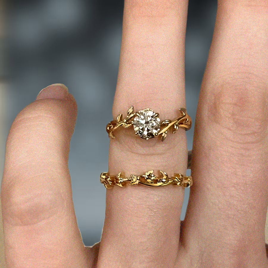 Vine design diamond engagement ring and wedding band