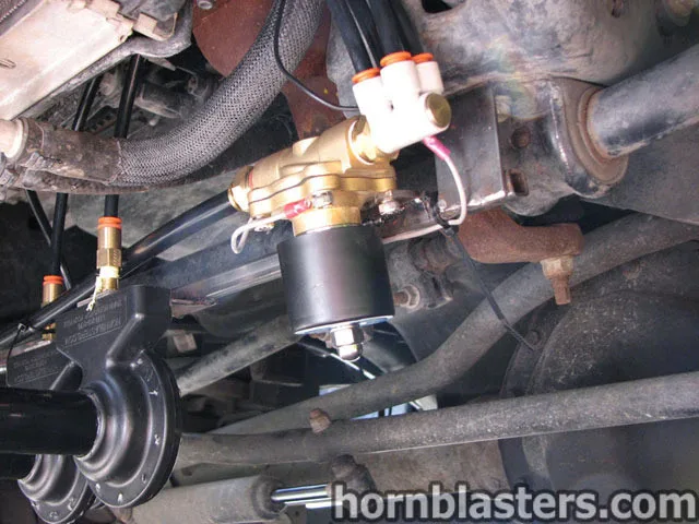 Shocker XL horn and mounting detail on Louie's Dodge Ram 2500