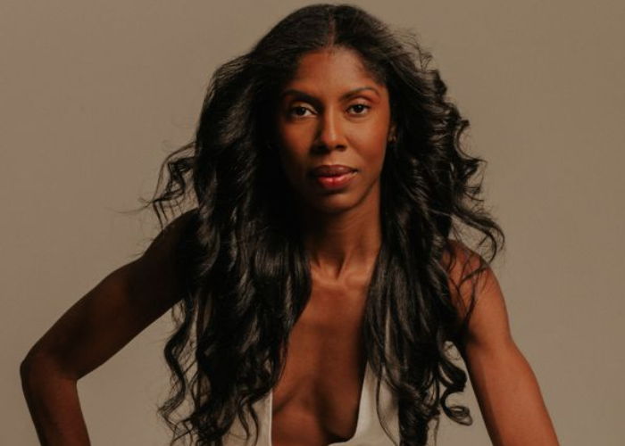 How to blend straight hair extensions