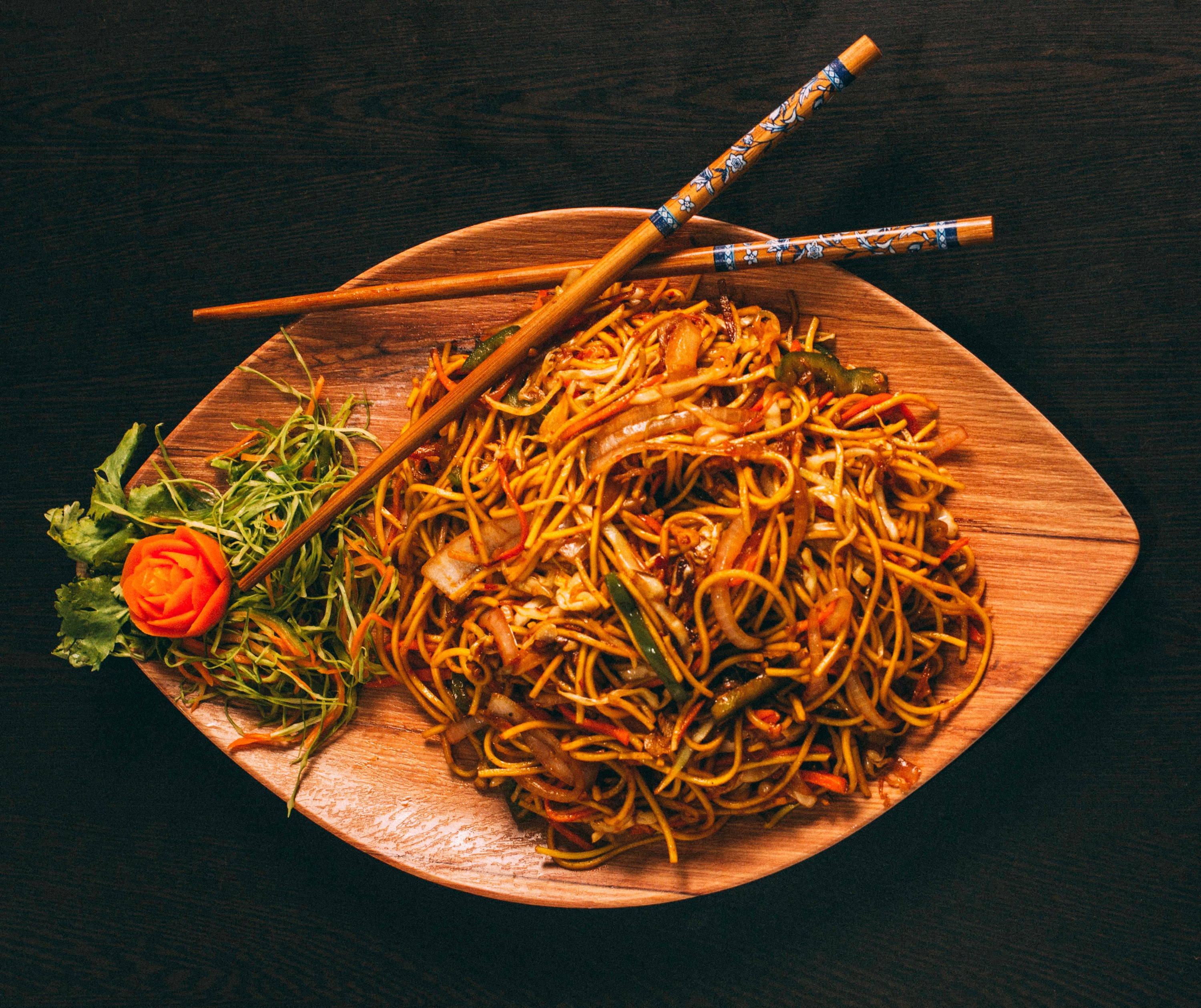 What’s the Difference Between Chow Mein and Lo Mein?