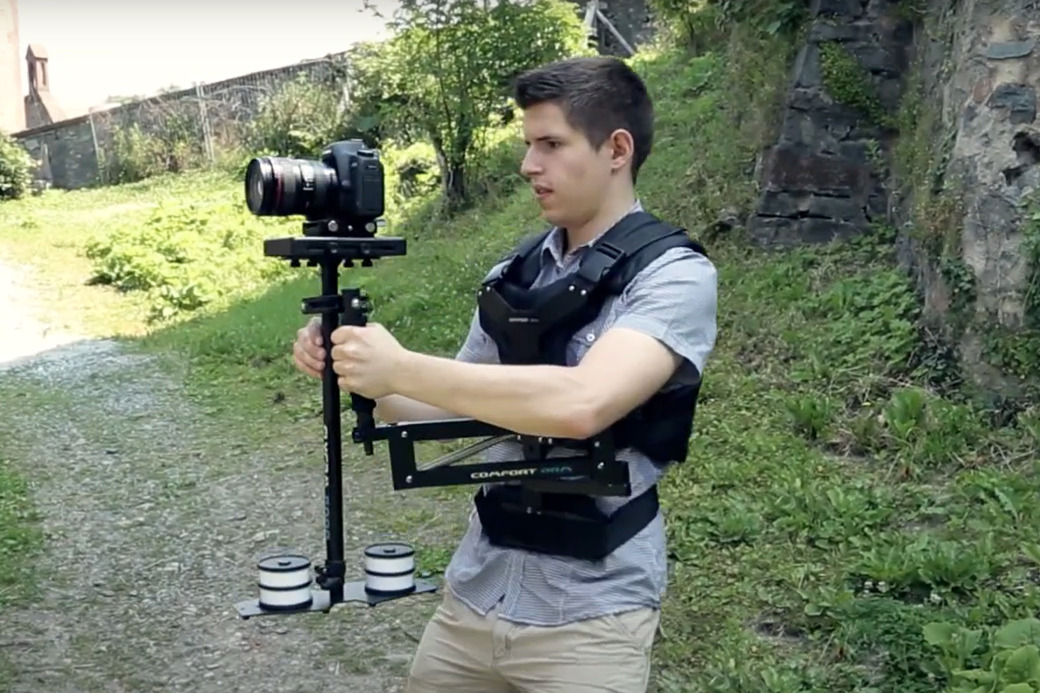 Operator wearing the Flycam 5000 with Comfort Arm and Vest outdoors