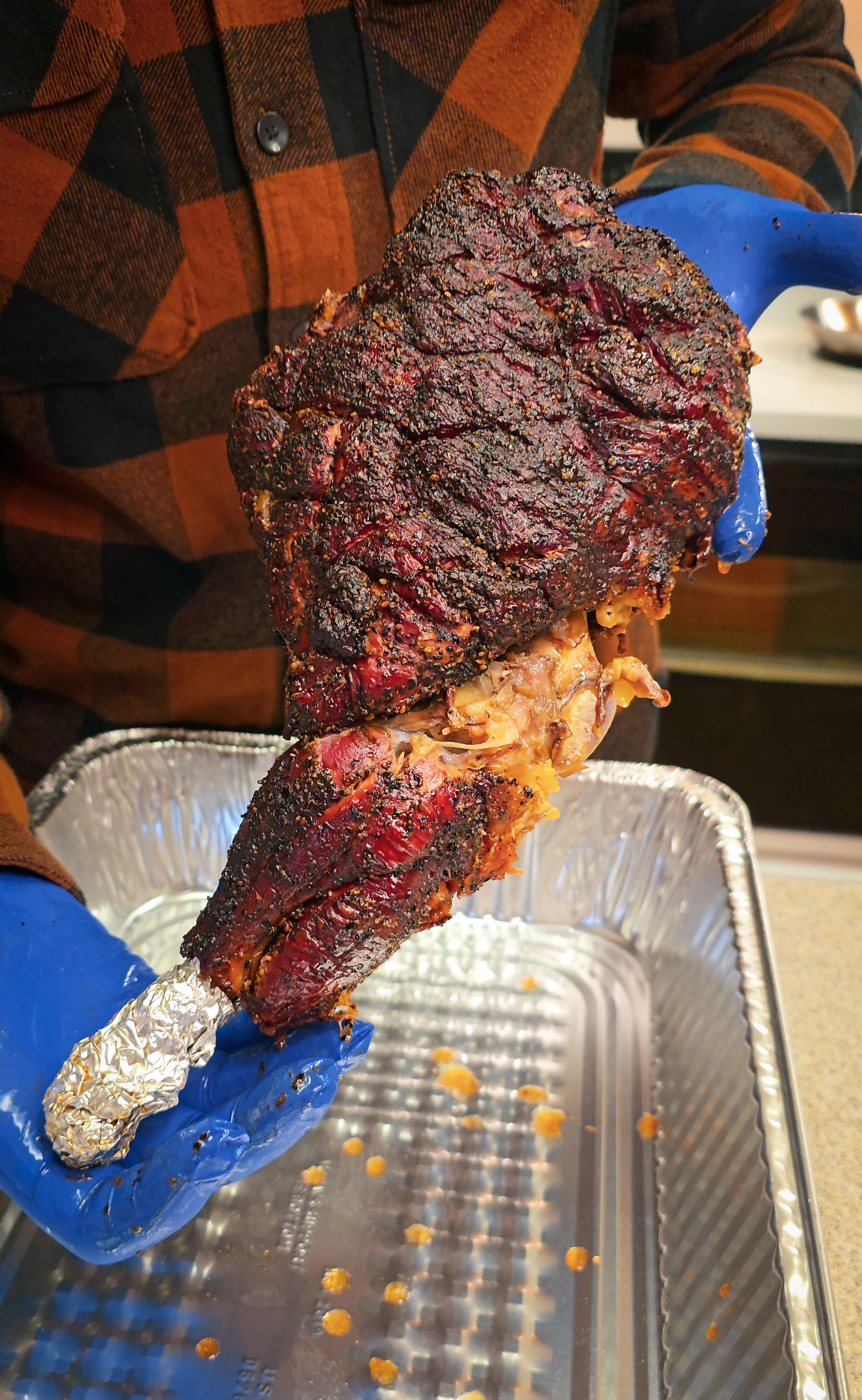Smoked lamb leg, smoked mutton, charcoal-grilled lamb leg, party main course, dinner feast