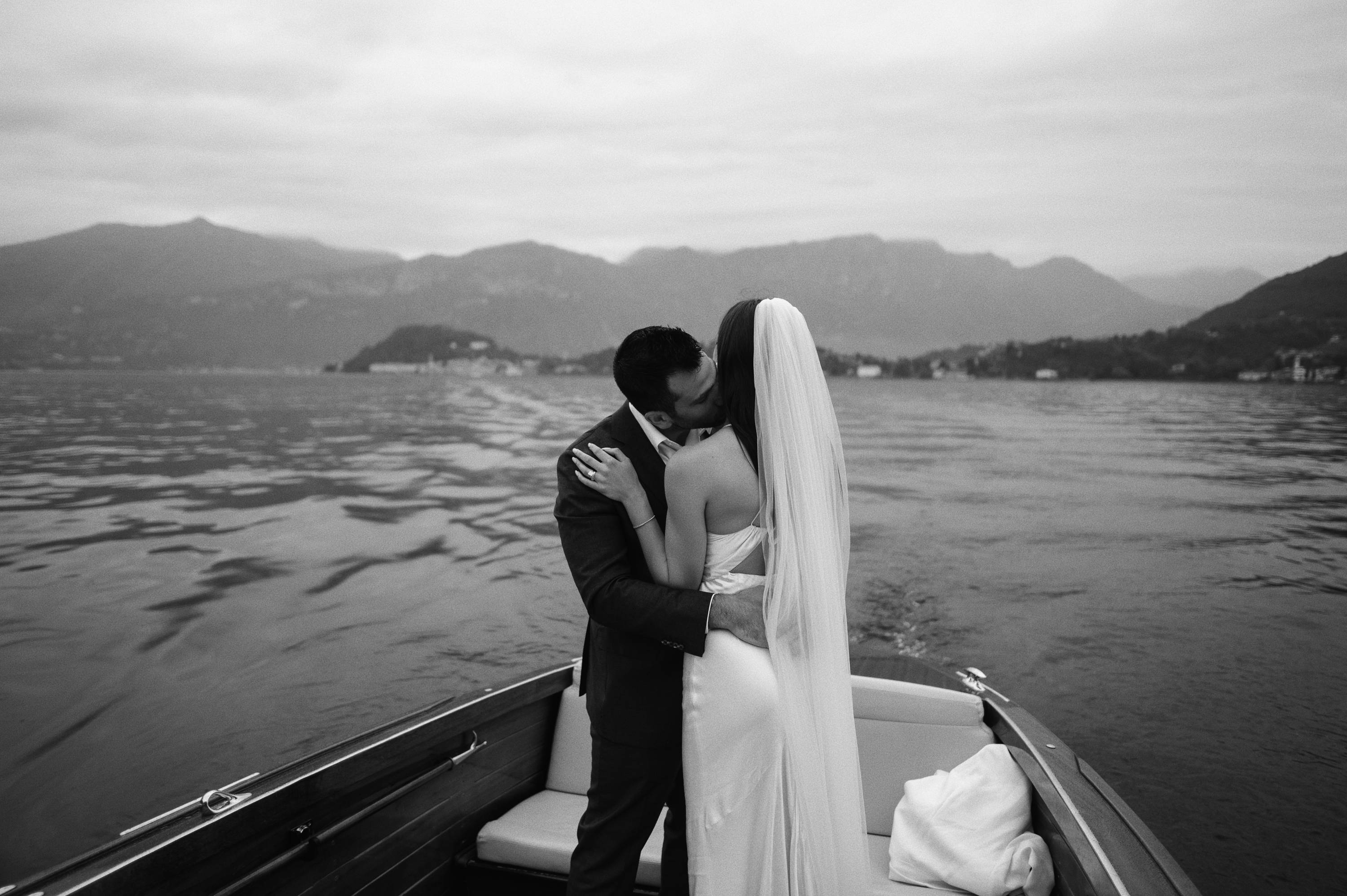 Love Letters: Inside Kira & Mike's lakeside elopement – Shona Joy  International