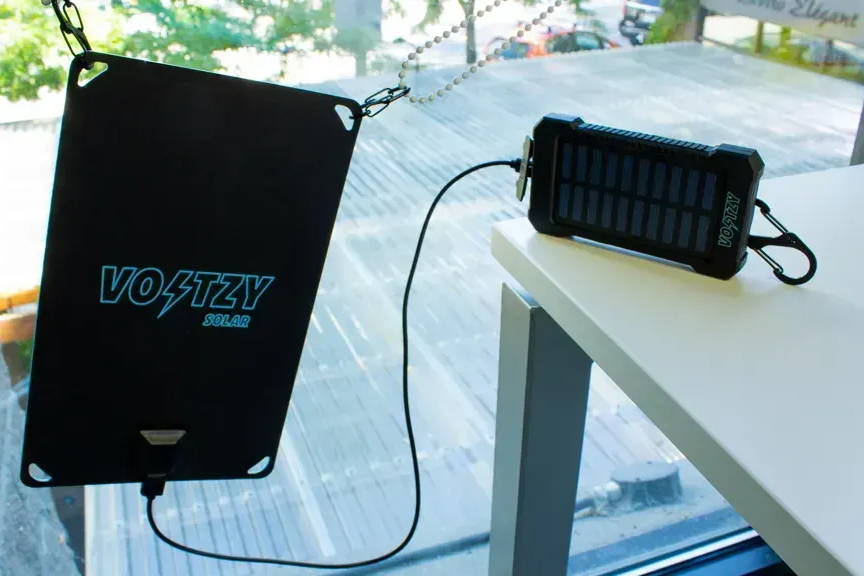 Voltzy Solar speeds up the charging of Voltzy Powerbank