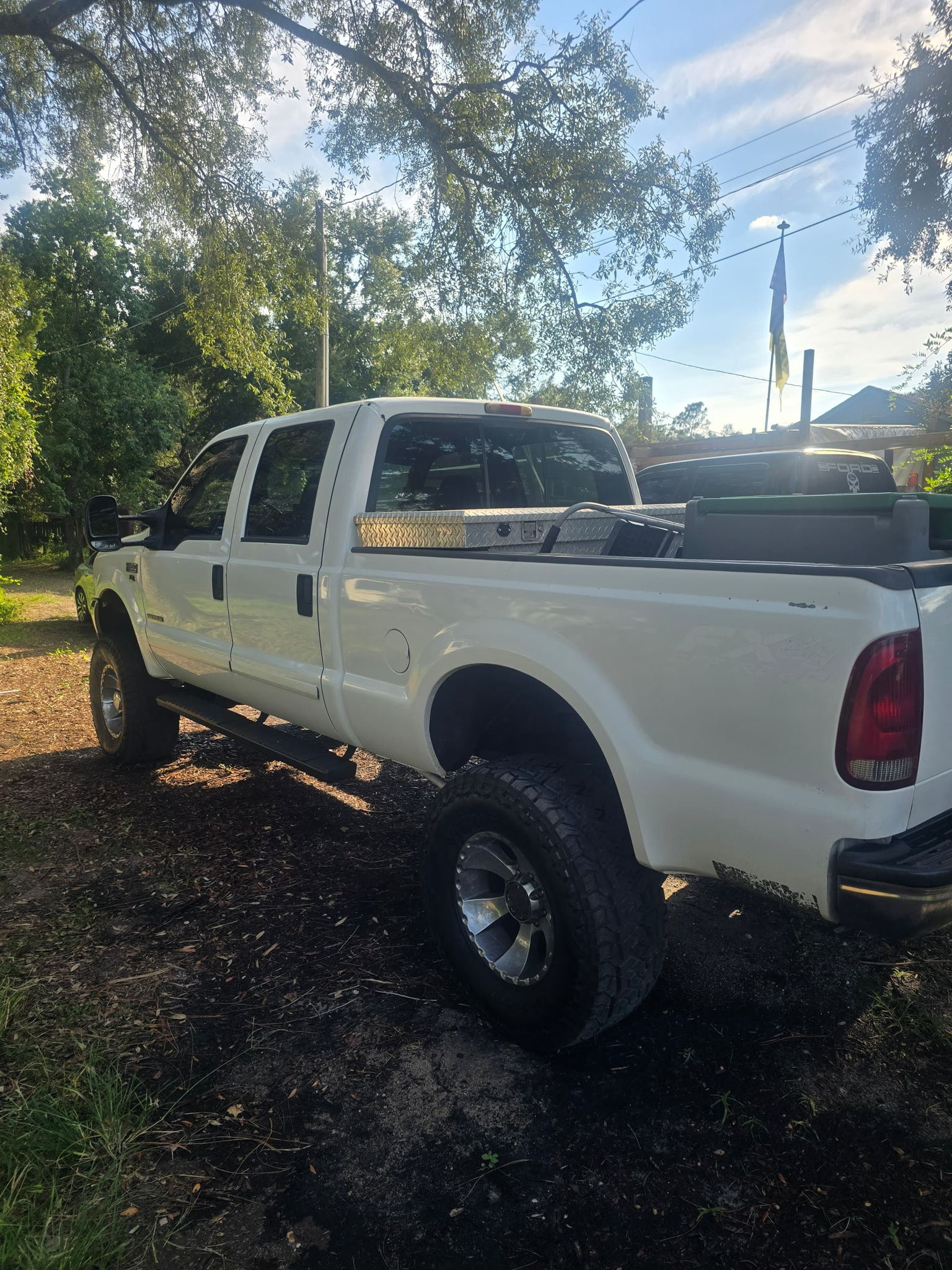 2002 Ford F350 with Shocker S6 544K Nightmare Edition Train Horn Kit installed
