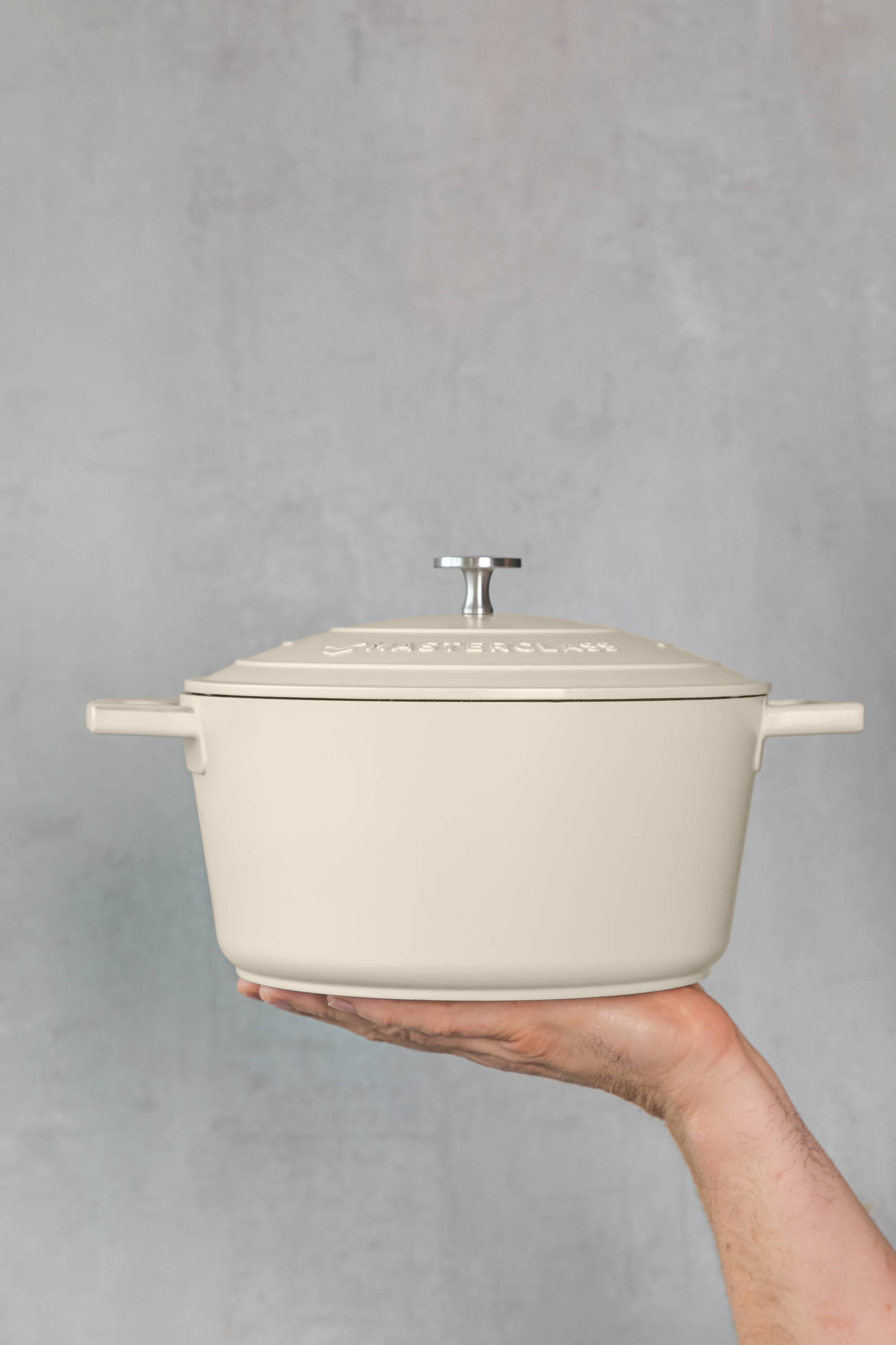 Cast Aluminium vs Cast Iron Casserole Dishes: Which is Best