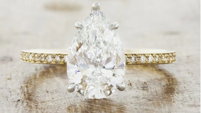 pear cut diamond ring