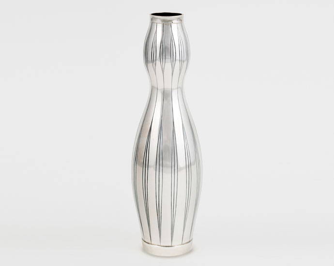 Robert Welch vase bought by Bergen Museum of Applied Art