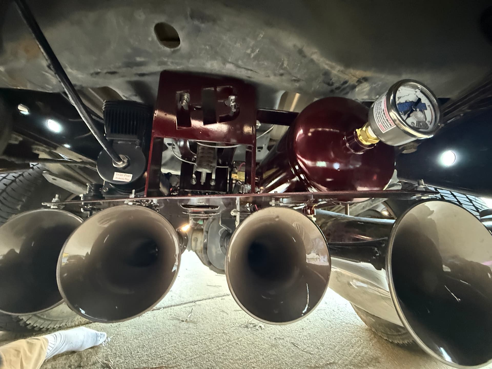 Skyler's 2015 Ford F250 Lariat Train Horn Install with Spare Tire Delete Kit