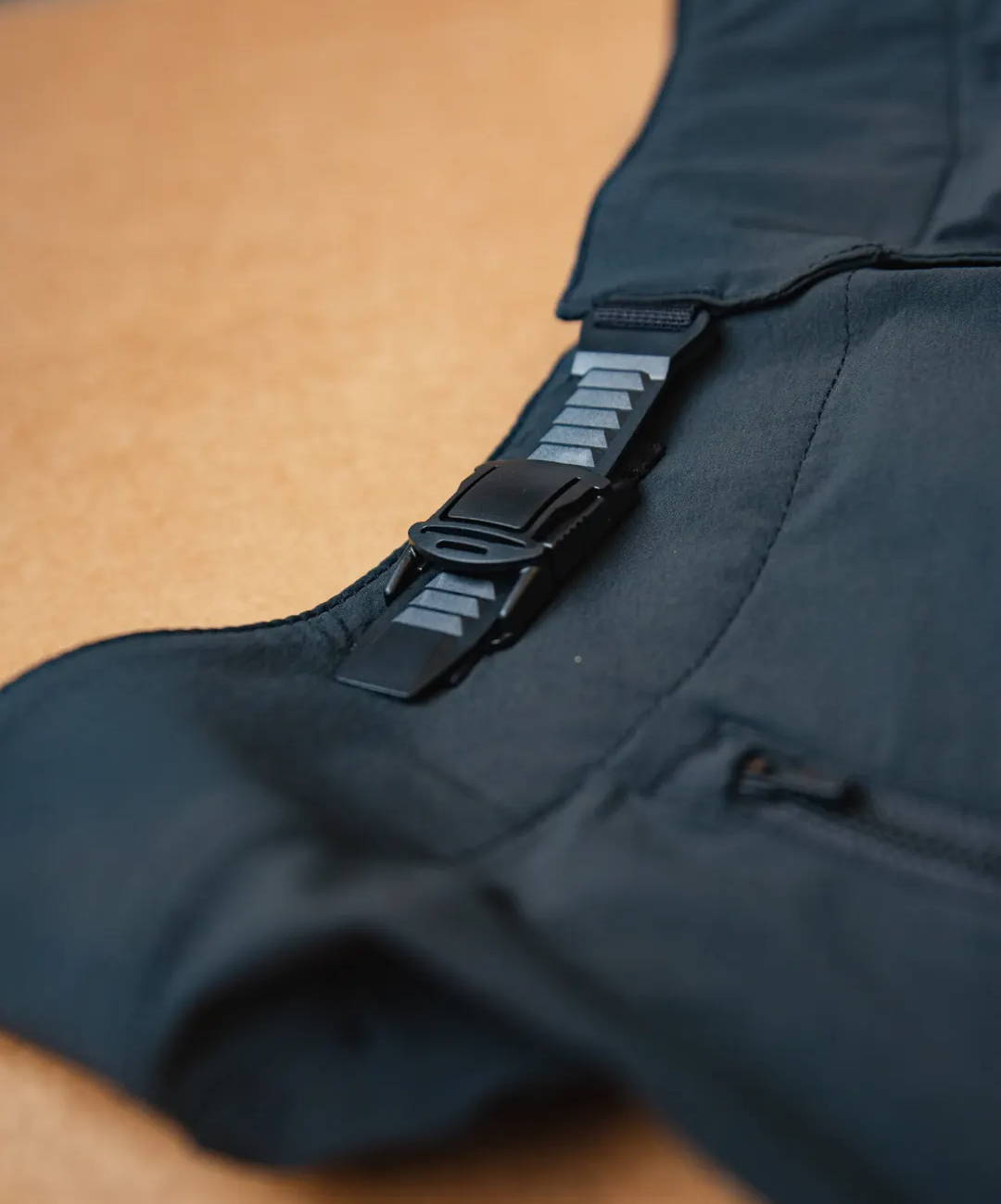 detail of ratchet on the fox flexair mountain bike pants in black 