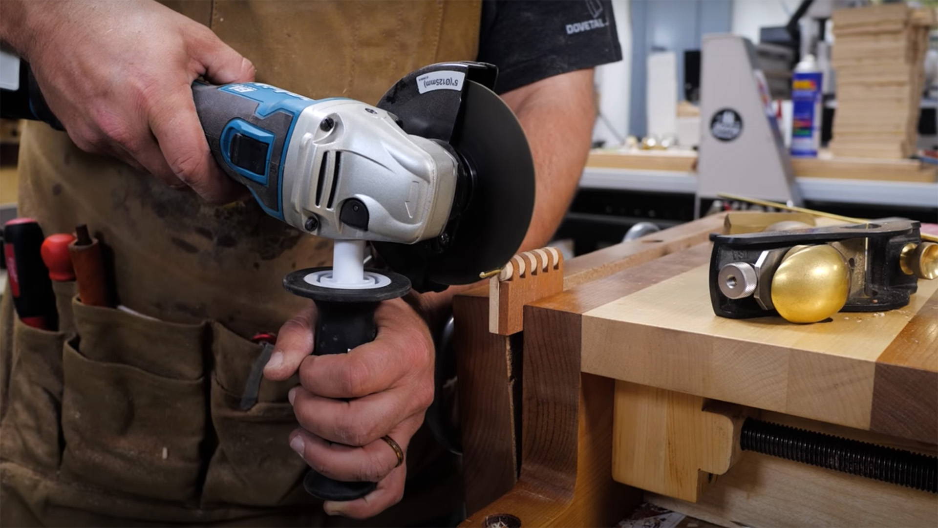 making a wooden hinge