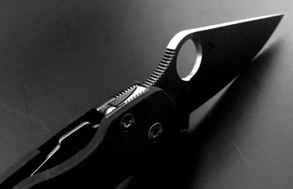 Spyderco compression lock knife upclose
