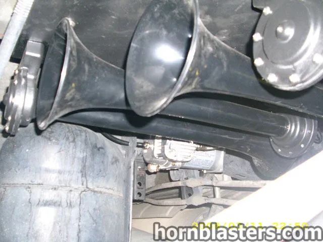 Finished customer showcase of Shawn's 2005 Nissan Frontier with Shocker XL Train Horn installed photo 9