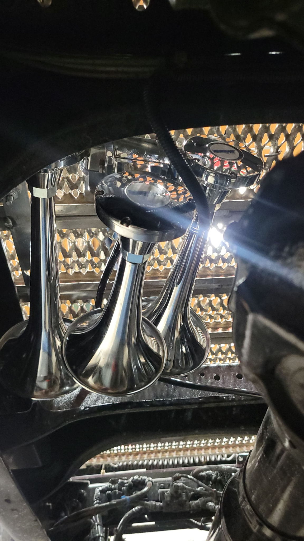 Ryan’s 2025 Peterbilt 579 Gets Loud with Outlaw Chrome Train Horn