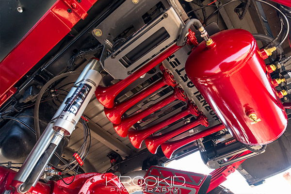 2017 Dodge Ram 2500 Mega Cab with Shocker S6 544K Train Horn Kit and Goliath Train Horn Mount