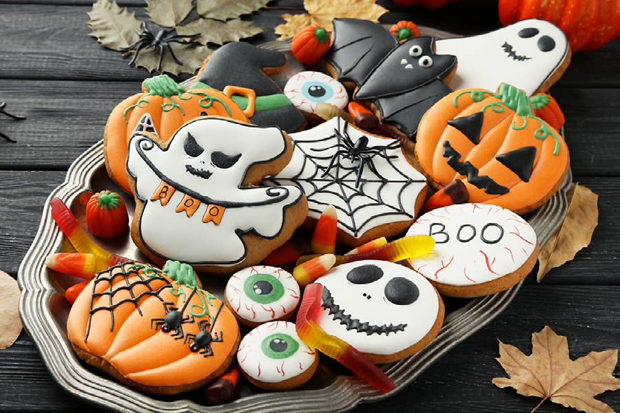 halloween decorated sugar cookies