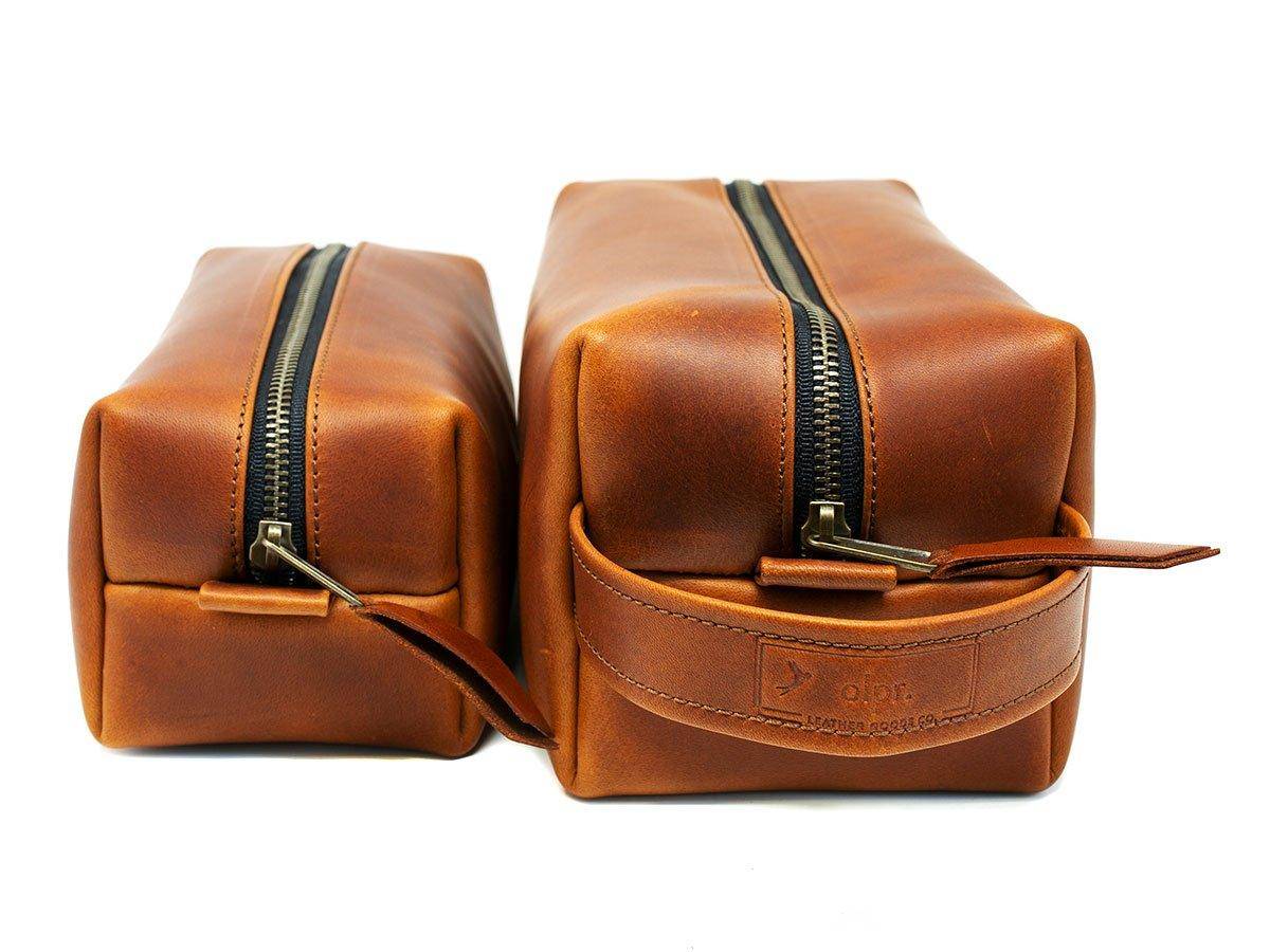 LEATHER DOPP KIT WITH HANDLE - TAN COLOR