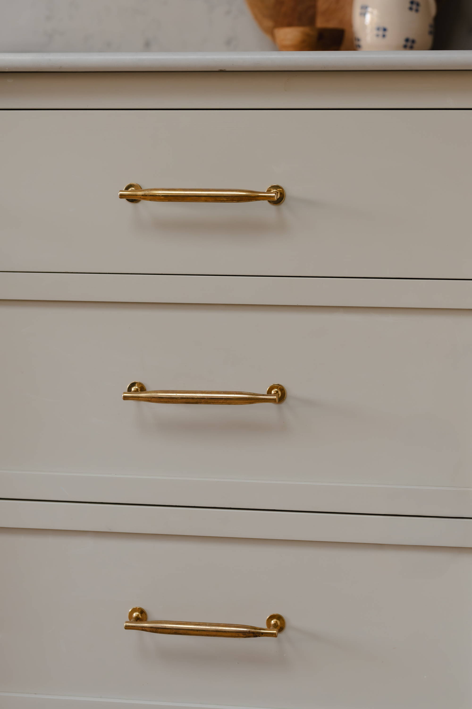 Brass Vs Bronze Cabinet Hardware_Colmore