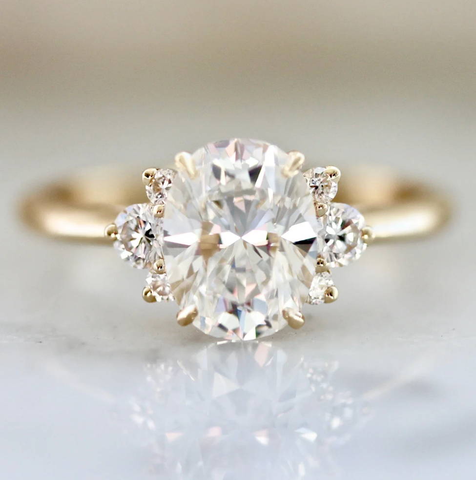 oval cut diamond ring