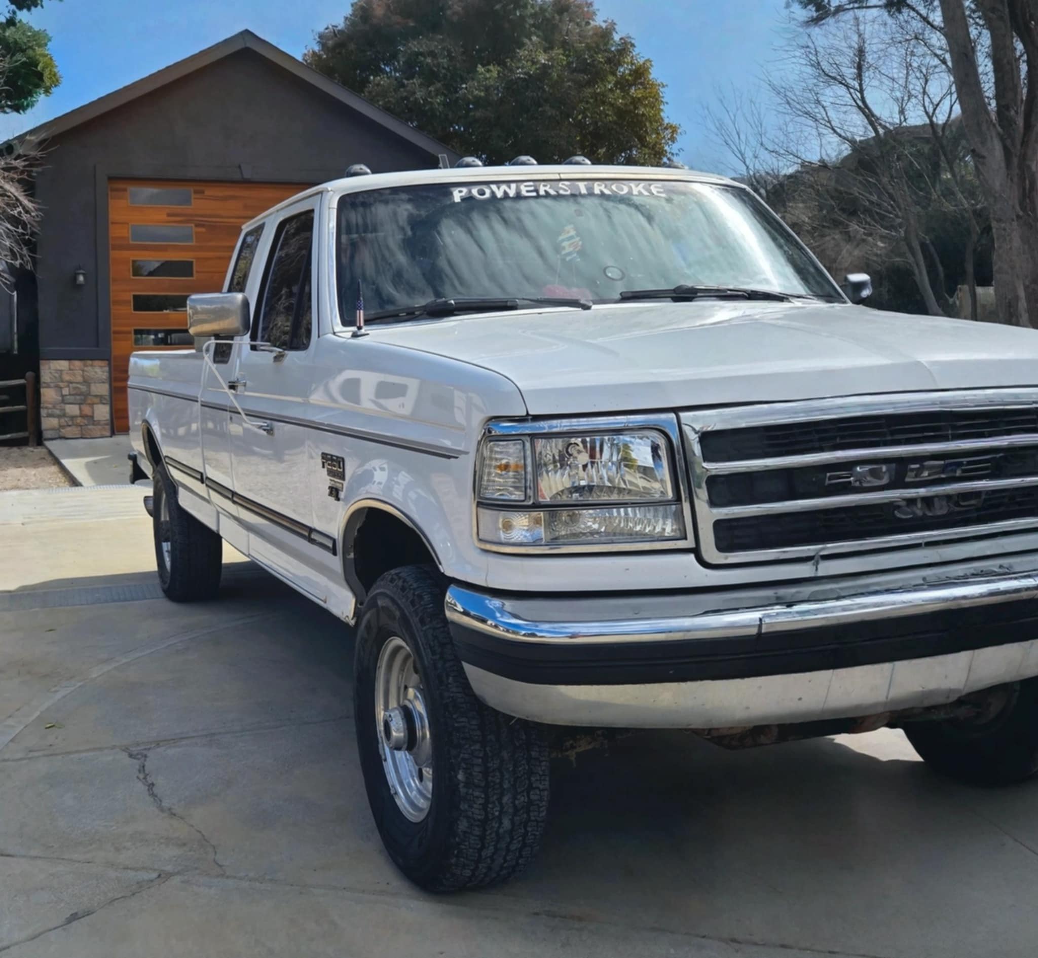 1997 Ford F250 with HornBlasters Conductor’s Special 244K Spare Tire Delete Kit installed