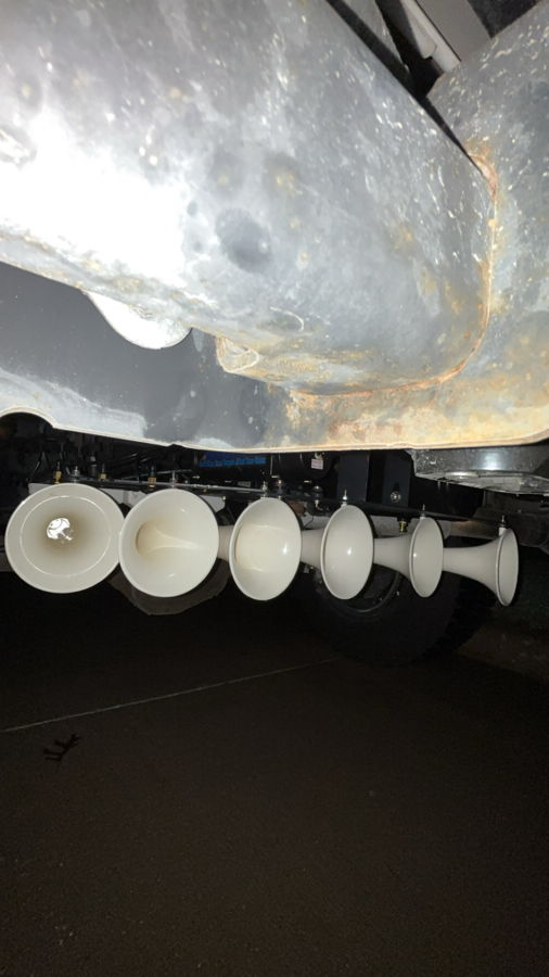 2015 Ford Expedition Platinum spare tire delete train horn XL 6 upgrade