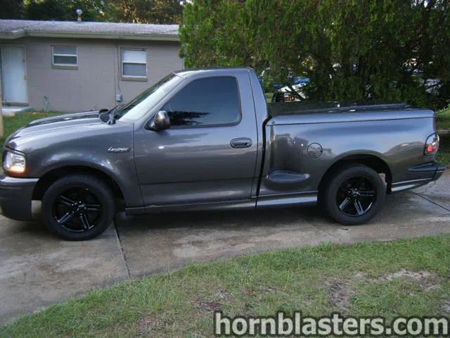 Chris's 2003 Ford Lightning Train Horn Install