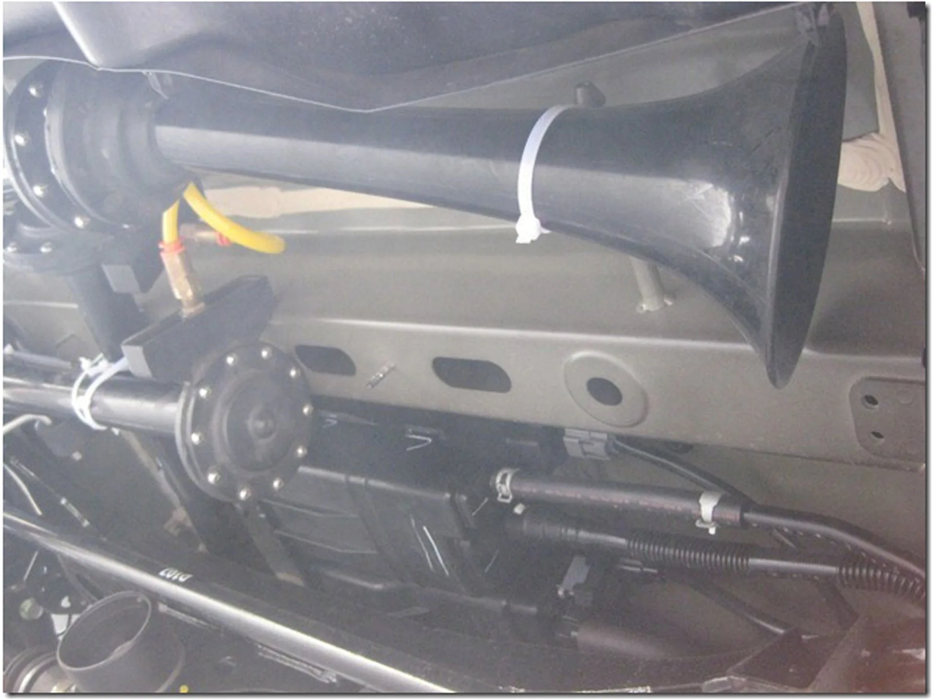Finished customer showcase of Wesley's 2011 Nissan Juke with Shocker XL Train Horn installed photo 5