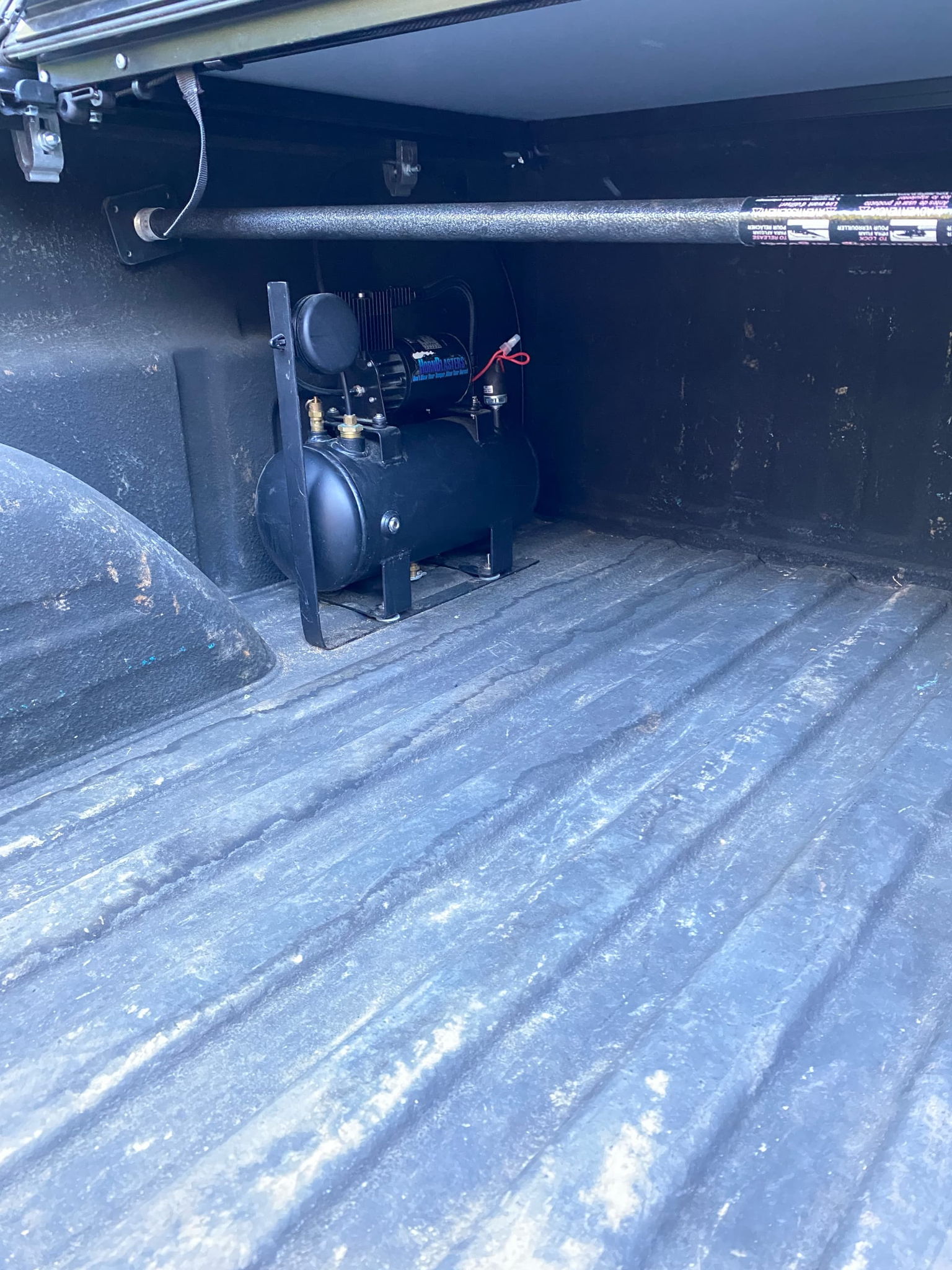 Blake's 2005 GMC Sierra 1500 Z71 Train Horn Install