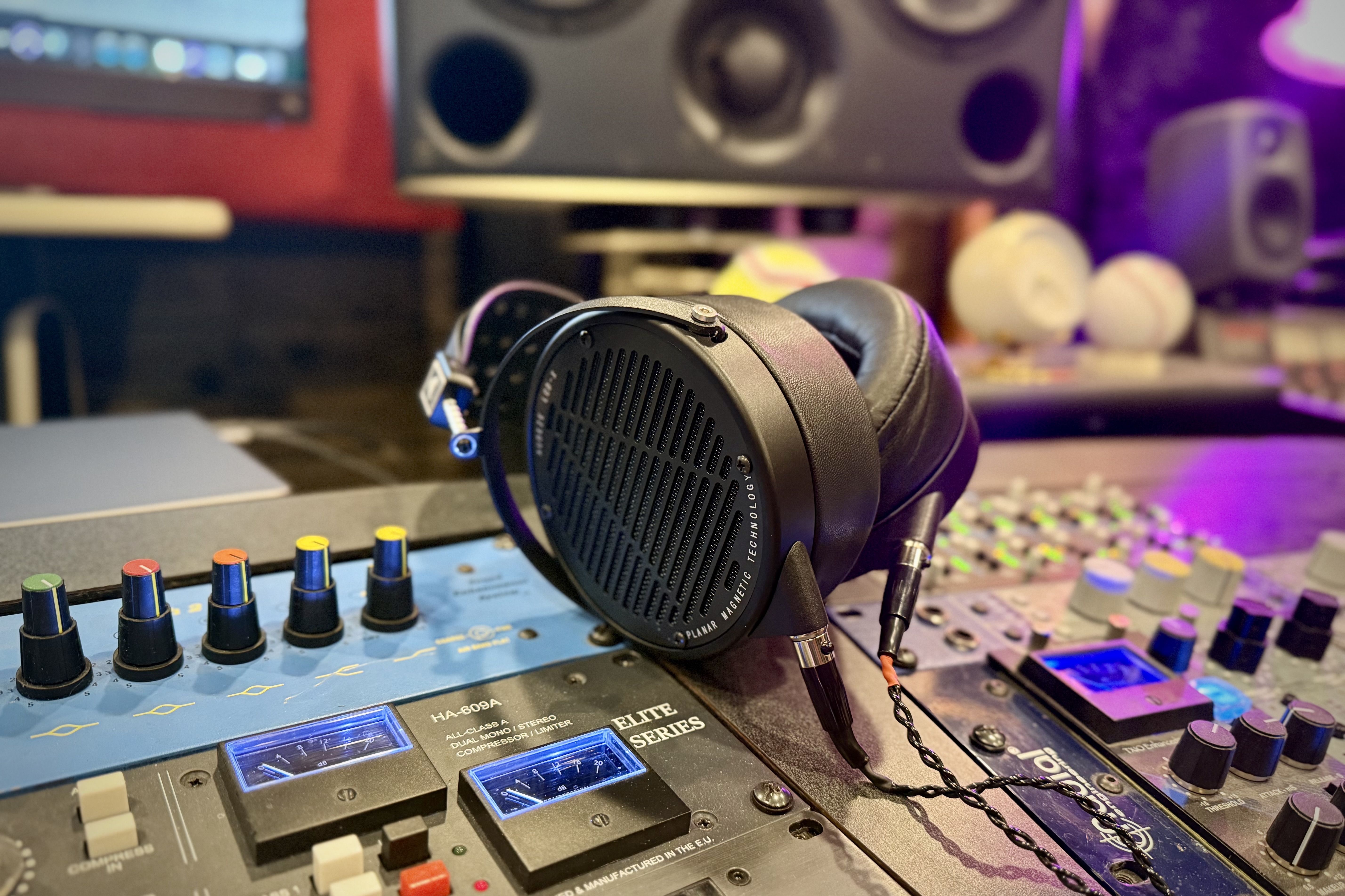 LCD-X on a mix console