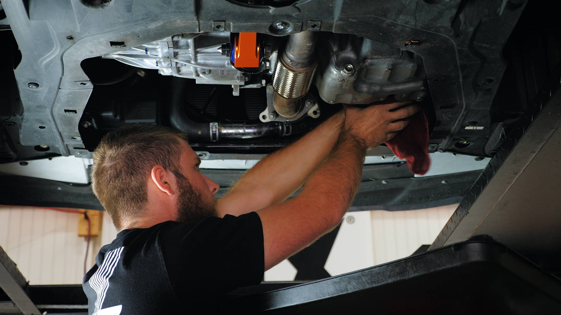 Oil Change - Tightening Oil Filter On Honda Civic