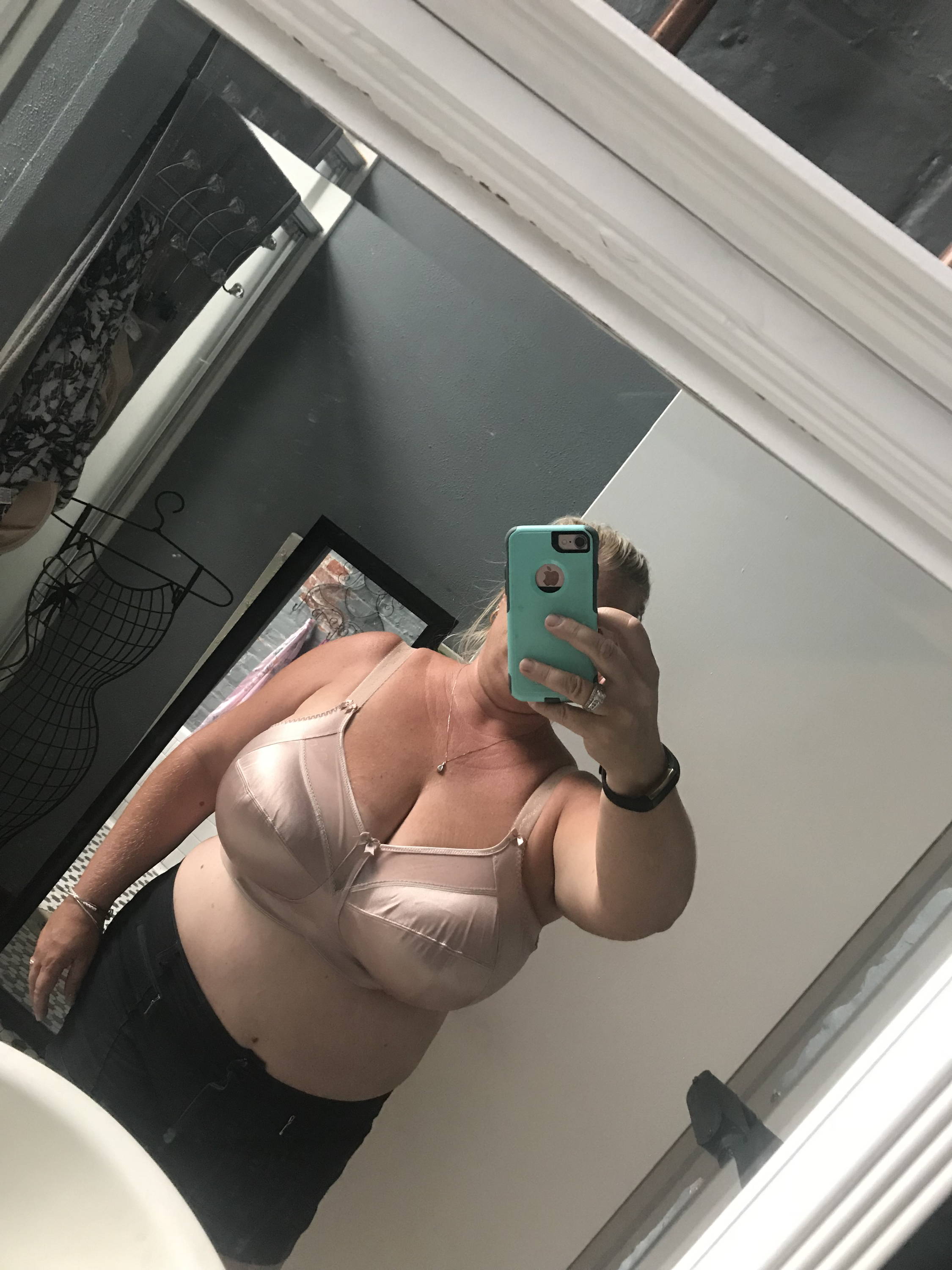 soft boobs cleavage selfie
