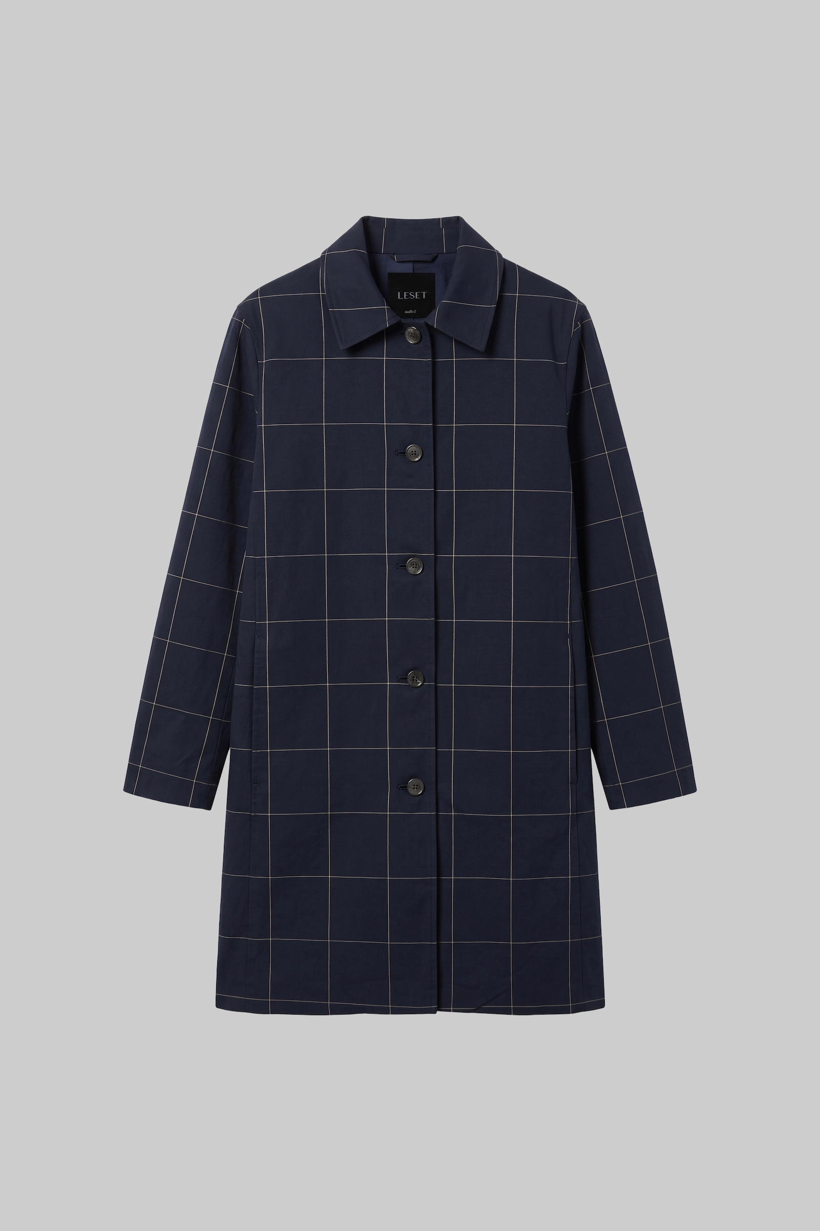 Coat flat