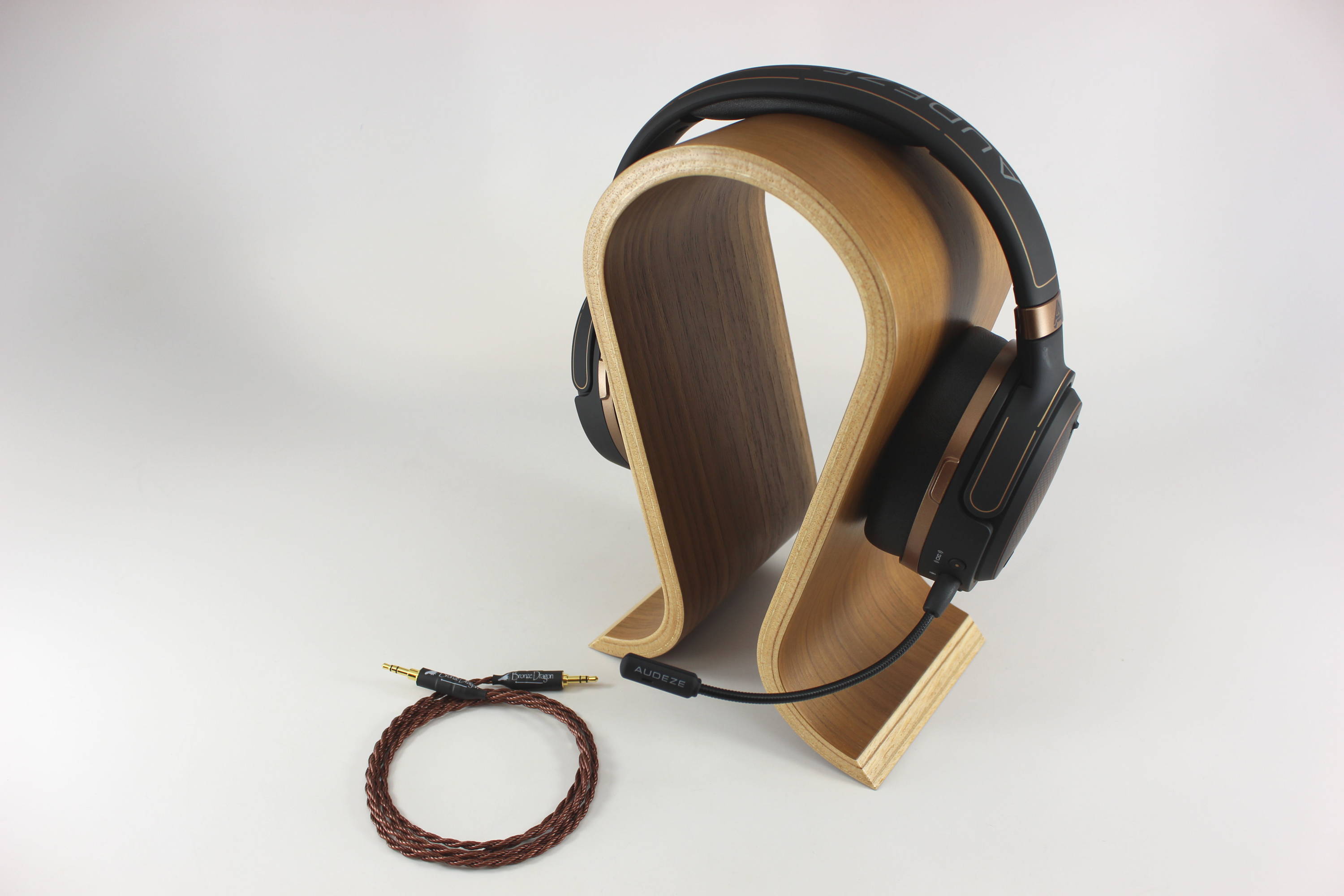 Audeze Mobius with Bronze Dragon Cable