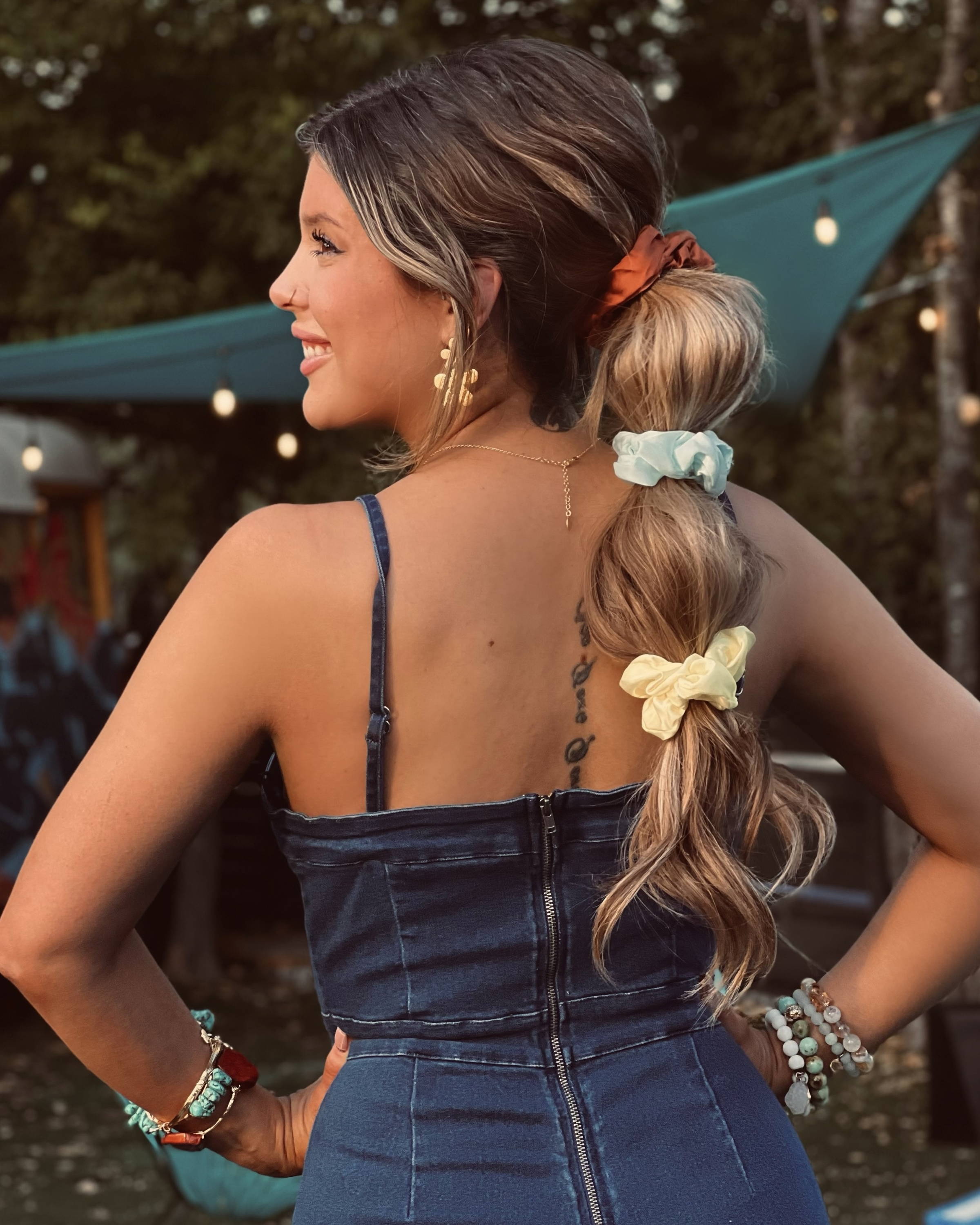 Image of Cassidy with bubble braid using the jumbo scrunchies