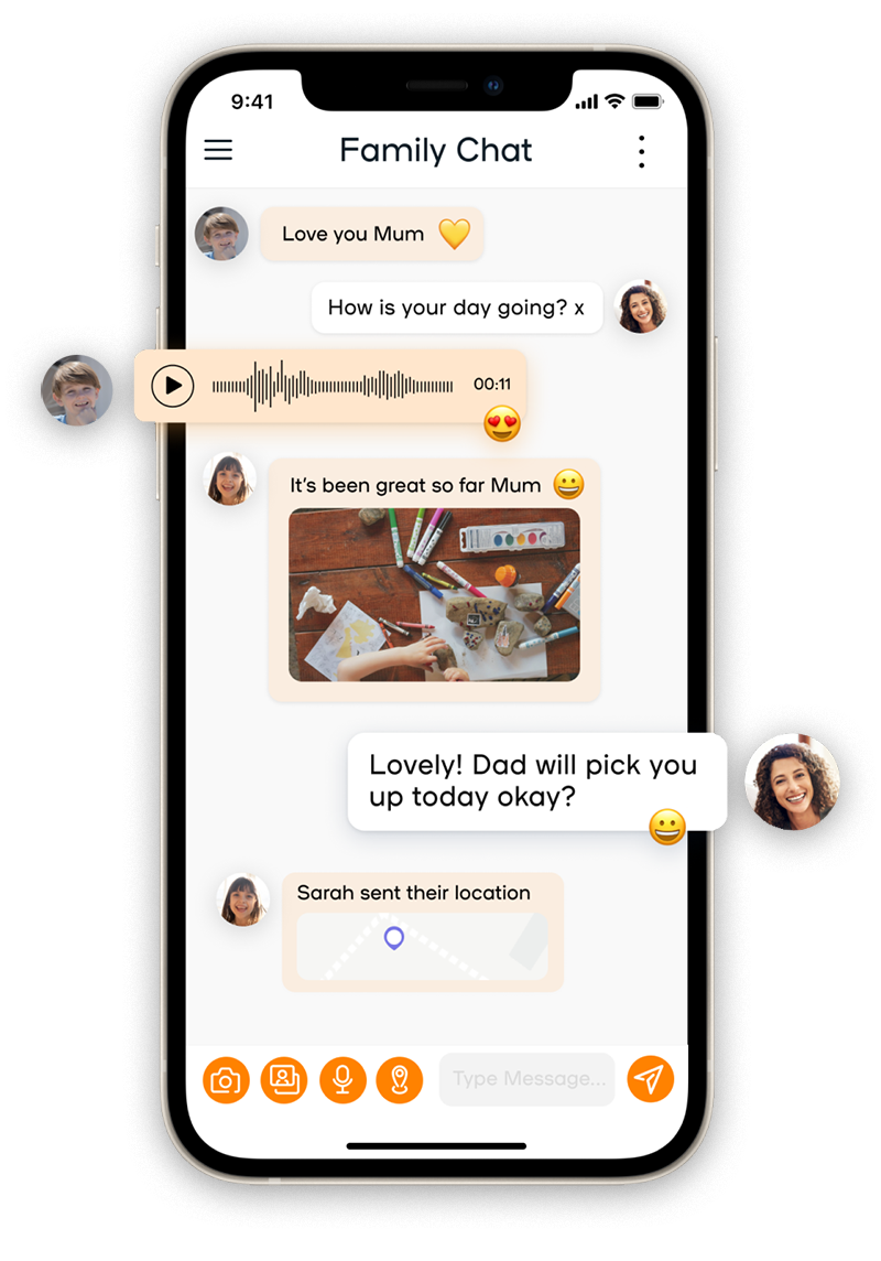 Ein Telefonbildschirm zeigt einen Familiengruppen-Chat, in dem Bilder und Texte ausgetauscht werden