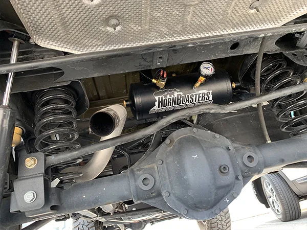Wrango JKU Horn Kit - Tank Install