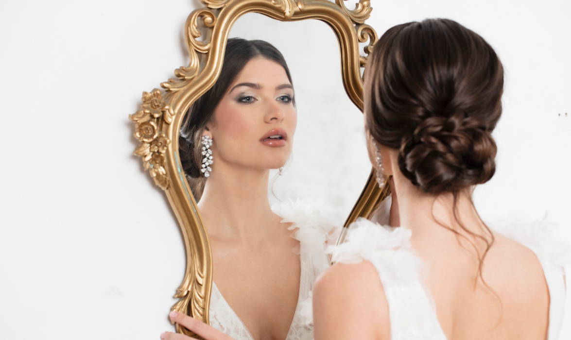 Every bride wants to look their best on their big day, and whether you're after a Modern, Classic, Glam, or Minimalistic Bridal Look, we've got you covered!