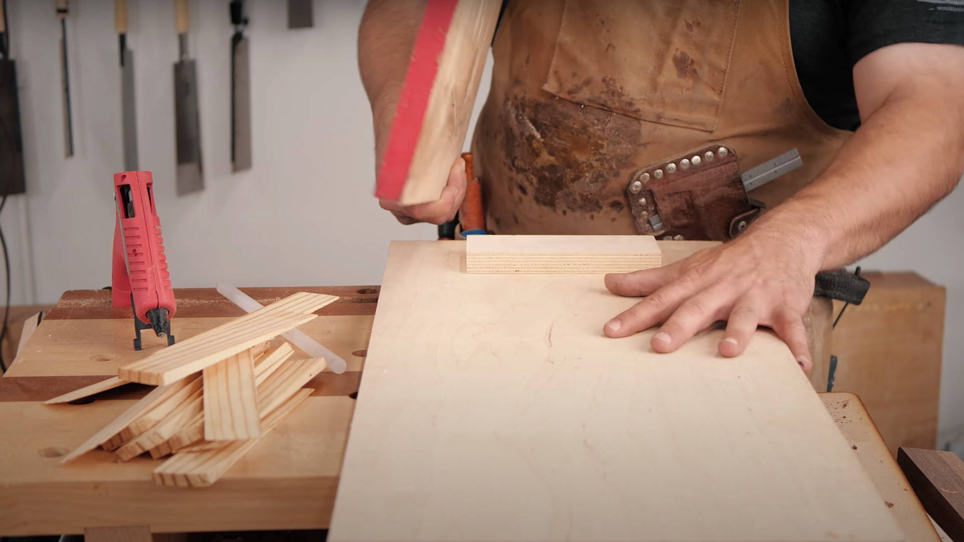 A jointing jig for the thickness planer