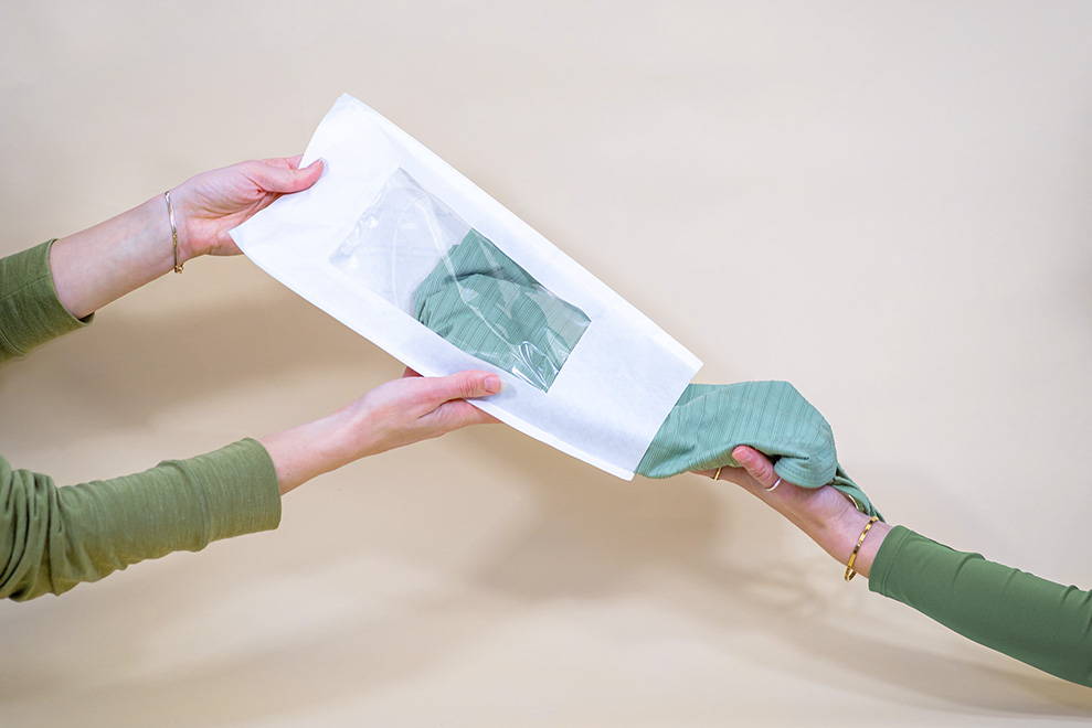 seaweed packaging for apparel