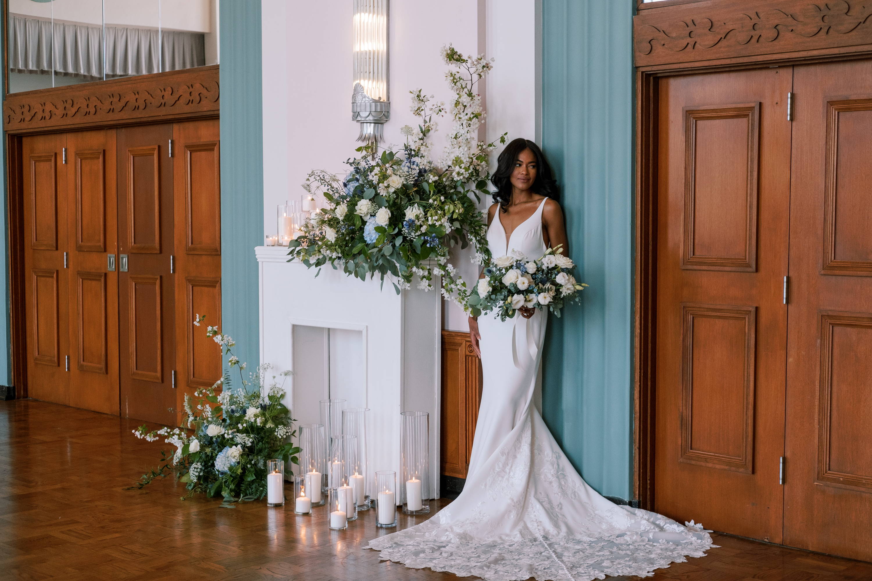 How to Get Blue and Cream wedding flowers on a budget