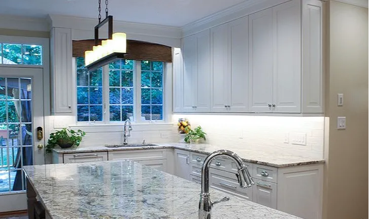 Choosing Under Cabinet Lighting for the Kitchen